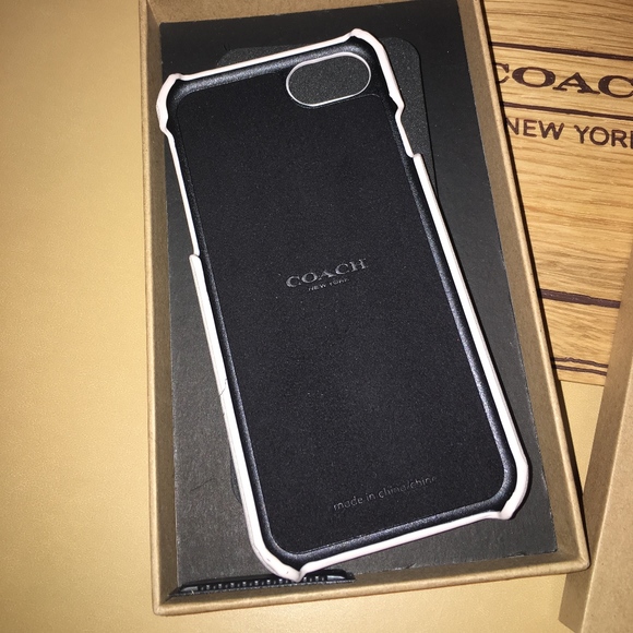 NIB - COACH ROCKY PANDA LEATHER IPHONE 7 CASE - Picture 5 of 7